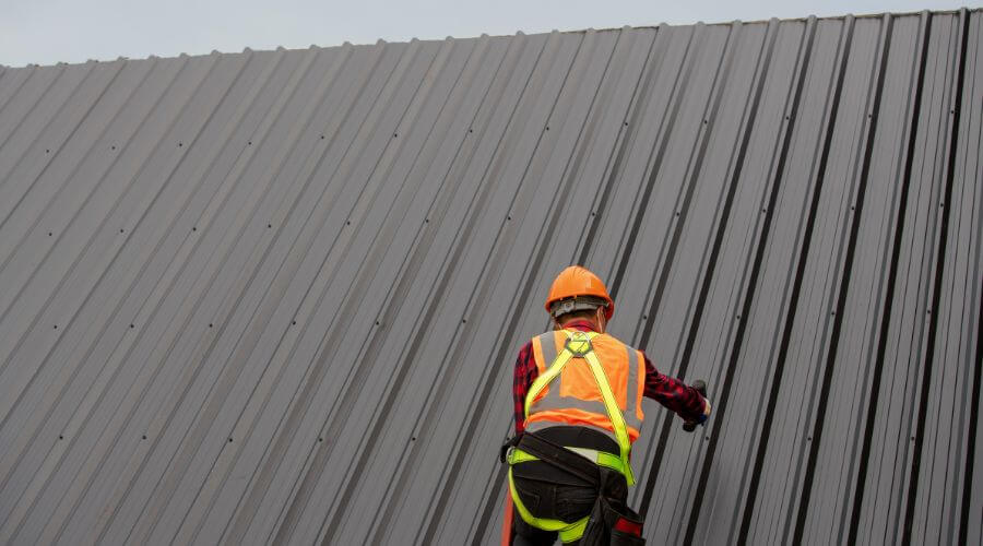 Professional gutter cleaning in Pomfret, CT